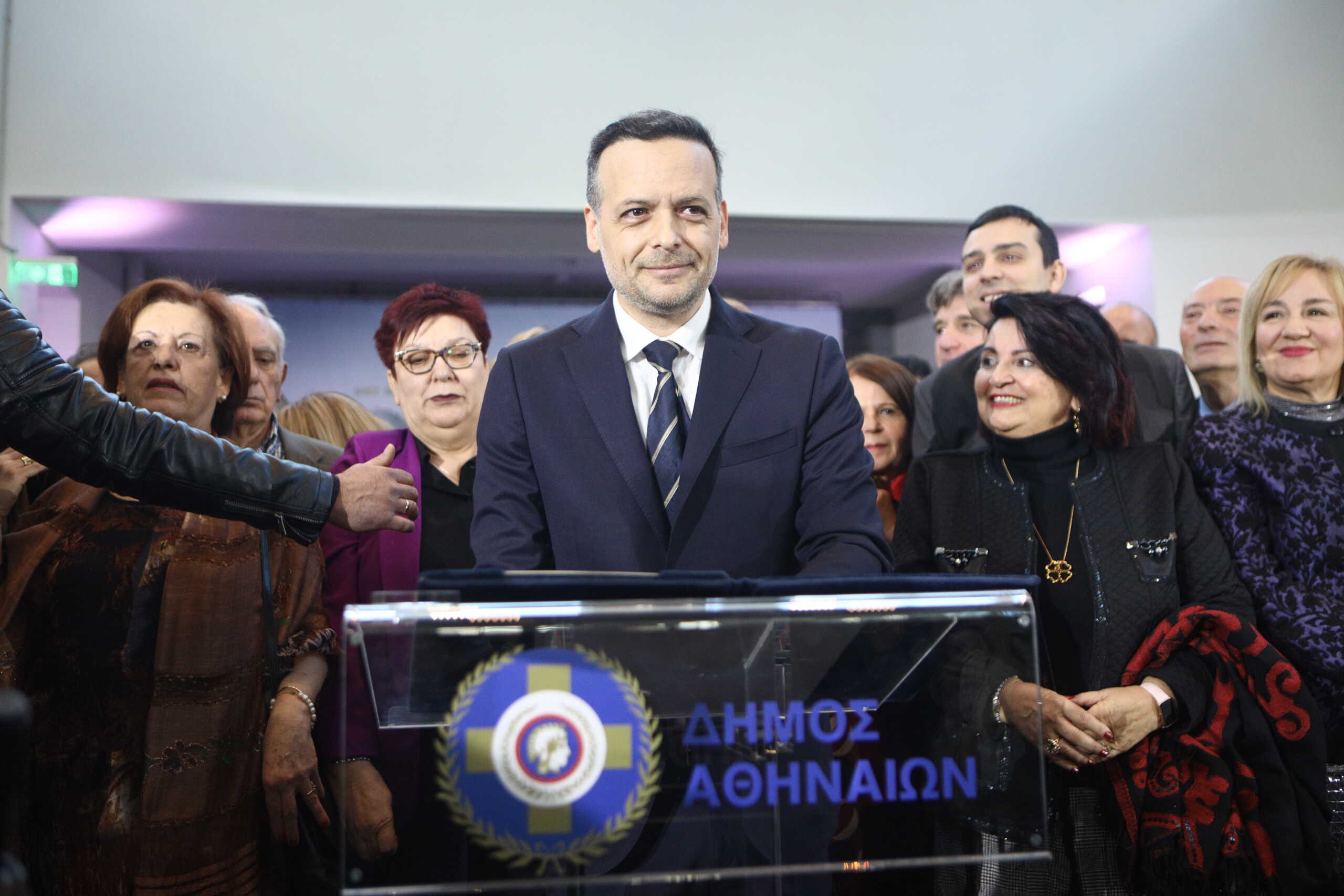 Τελετή ορκωμοσίας του νέου Δημάρχου, Χάρη Δούκα, των Μελών του Δημοτικού Συμβουλίου και των Μελών των Συμβουλίων των Δημοτικών Κοινοτήτων, στη Δημοτική Αγορά της Κυψέλης, Πέμπτη 28 Δεκεμβρίου 2023. 
(ΓΙΑΝΝΗΣ ΠΑΝΑΓΟΠΟΥΛΟΣ