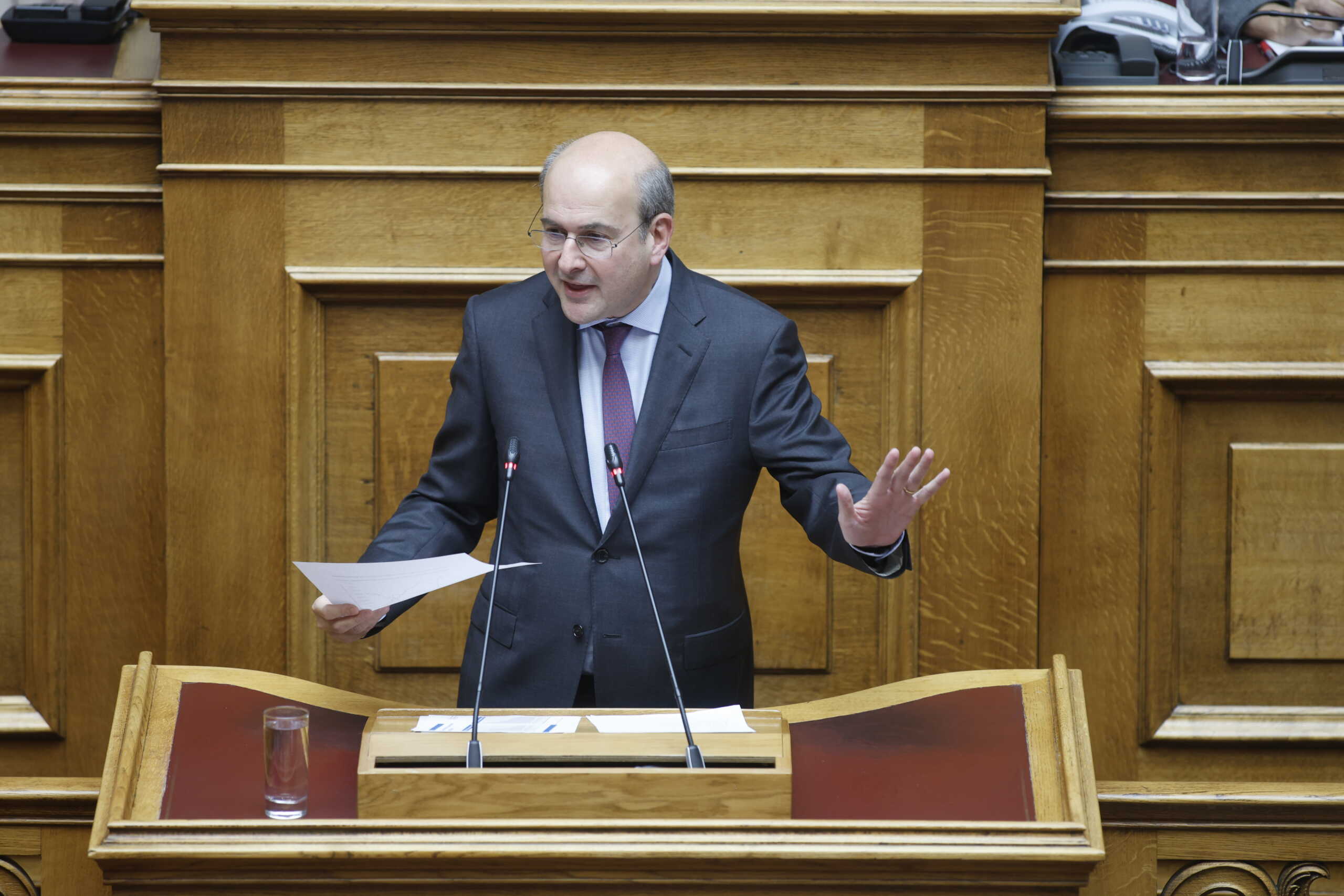 Πρώτη ημέρα της συζήτησης στην Ολομέλεια της Βουλής του σχεδίου νόμου του Υπουργείου Εθνικής Οικονομίας και Οικονομικών "Κύρωση του Κρατικού Προϋπολογισμού οικονομικού έτους 2024", Τετάρτη 13 Δεκεμβρίου 2023. 
(ΓΙΩΡΓΟΣ ΚΟΝΤΑΡΙΝΗΣ