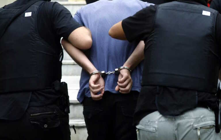 Θεσσαλονίκη: Εν βρασμώ ο φόνος 64χρονου πρότεινε ο εισαγγελέας για τον 30χρονο – «Προσπάθησε να με βιάσει»