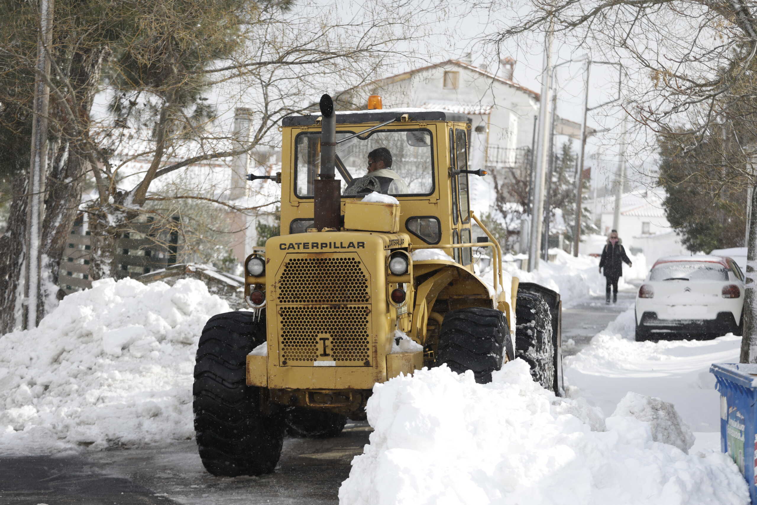 Μέτρα Κικίλια για χιονοπτώσεις: Μητρώο για ευπαθείς ομάδες σε κάθε δήμο και αλατιέρες