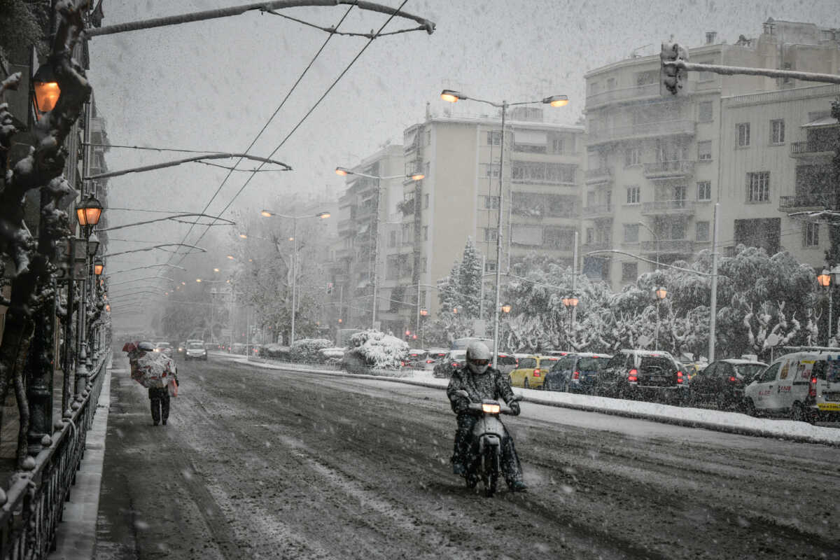 Ευρεία σύσκεψη τη Δευτέρα στην Πολιτική Προστασία για την αντιμετώπιση προβλημάτων από πιθανή χιονόπτωση στην Αττική