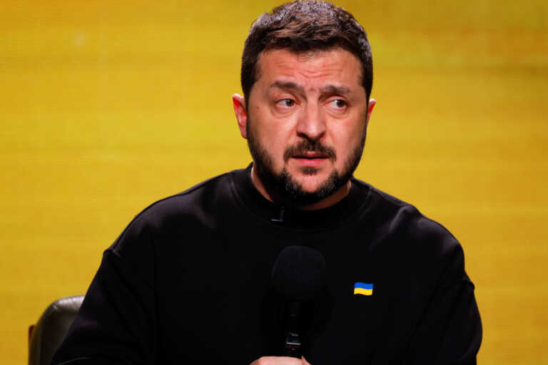 Βολοντίμιρ Ζελένσκι: Η Ουκρανία ζητά την επιστράτευση τουλάχιστον 450.000 ανθρώπων – Ανησυχία για τον Ντόναλντ Τραμπ
