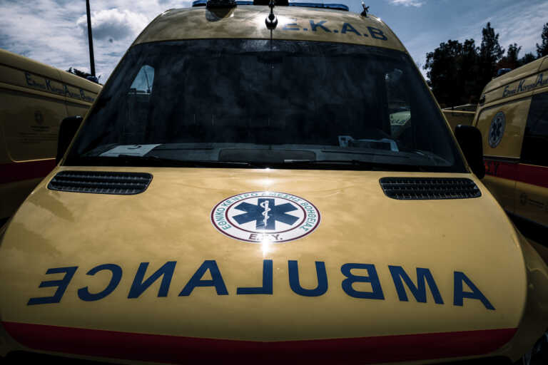 Αλεξανδρούπολη: Κατέρρευσε σε προαύλιο νοσοκομείου και περίμεναν ασθενοφόρο για τα Επείγοντα