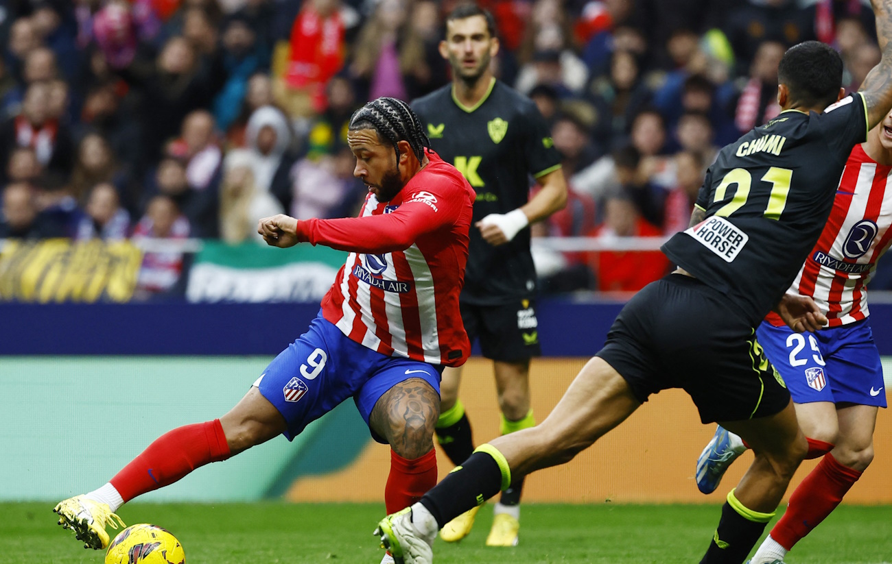 Soccer Football - LaLiga - Atletico Madrid v Almeria - Metropolitano, Madrid, Spain - December 10, 2023 Atletico Madrid's Memphis Depay in action REUTERS