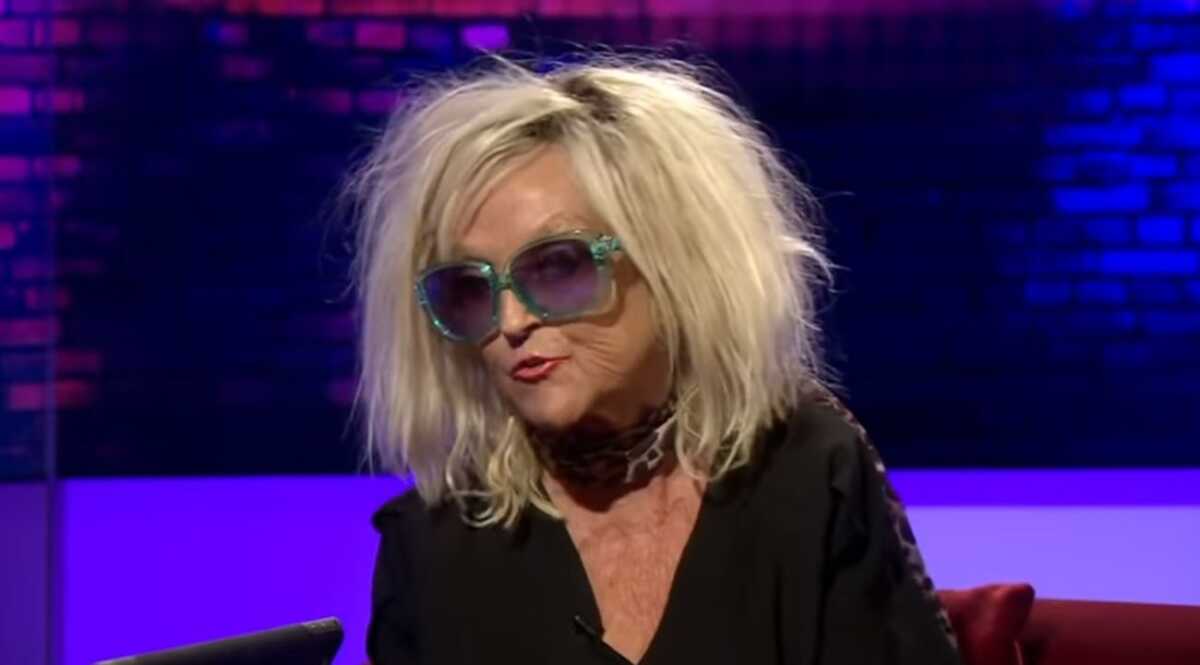 Annie Nightingale: Πέθανε η πρωτοπόρος ραδιοφωνική παραγωγός του «Radio 1» του BBC