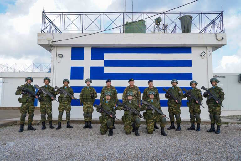 Ο αρχηγός ΓΕΕΘΑ Κωνσταντίνος Φλώρος σε στρατόπεδα του Αιγαίου – Εικόνες από την επίσκεψη του στρατηγού