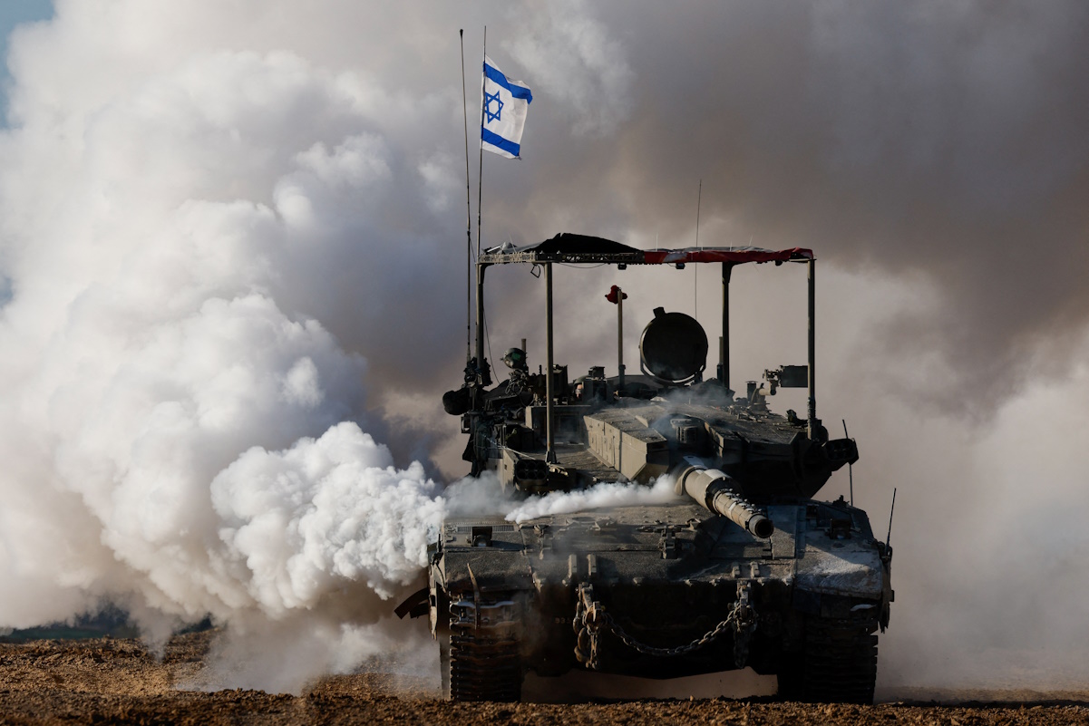Πόλεμος στο Ισραήλ: Άγριο σφυροκόπημα στη Χαν Γιουνίς – «Κοίταξα έξω και είδα άρματα μάχης να ρίχνουν»