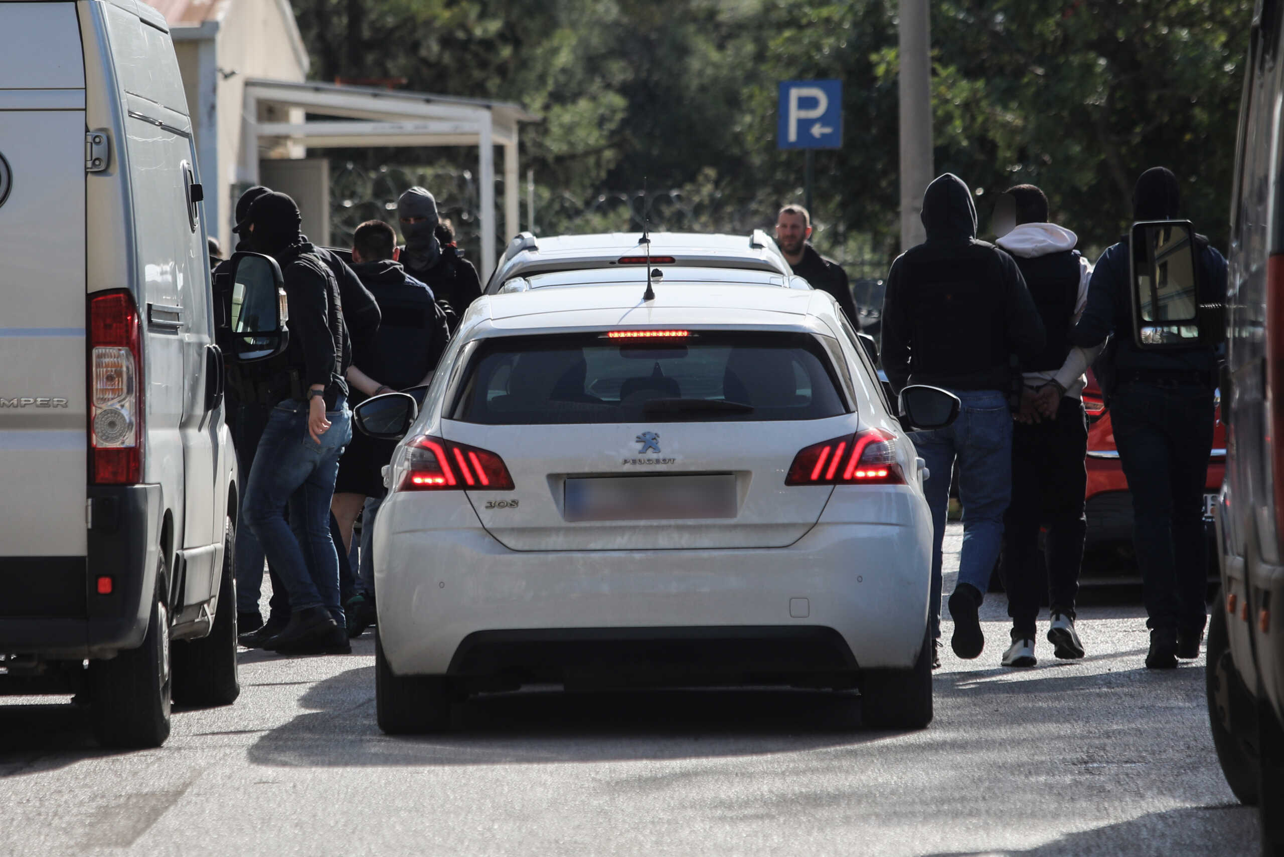Απολογία στον εισαγγελέα των δύο συλληφθέντων από την Ελληνική Αστυνομία για τις δολοφονίες των Βασίλη Ρουμπέτη και Γιάννη Σκαφτούρου, Πέμπτη 18 Ιανουαρίου 2024. 
(ΓΙΑΝΝΗΣ ΠΑΝΑΓΟΠΟΥΛΟΣ