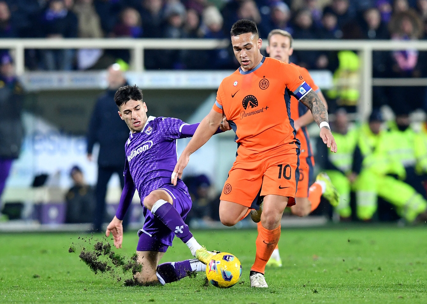 Soccer Football - Serie A - Fiorentina v Inter Milan - Stadio Artemio Franchi, Florence, Italy - January 28, 2024 Inter Milan's Lautaro Martinez in action with Fiorentina's Luca Ranieri REUTERS