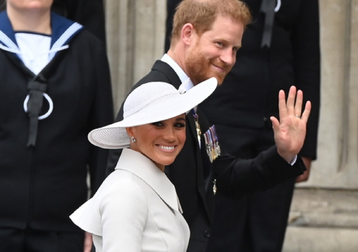 epa09993304 Meghan Markle (L), the Duchess of Sussex, and Prince Harry, The Duke of Sussex arrive for the National Service of Thanksgiving as part of the celebrations of Platinum Jubilee of Queen Elizabeth II, at St Paul's Cathedral in London, Britain, 03 June 2022. Queen Elizabeth II will not be attending the service after experiencing 'discomfort'. The service celebrates the Queen's Platinum Jubilee, marking the 70th anniversary of her accession to the throne on 06 February 1952.  EPA