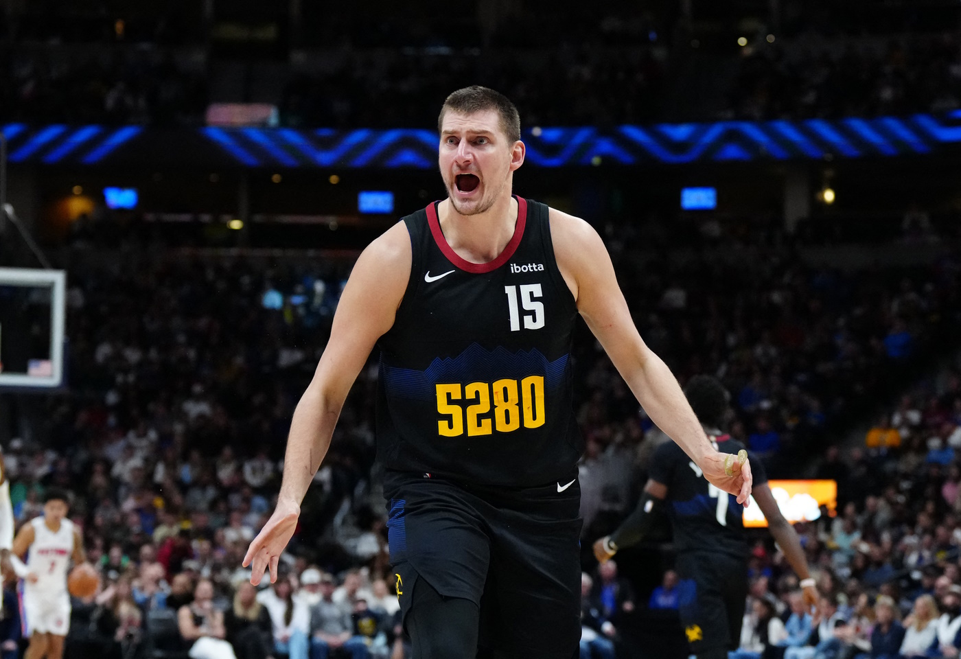 Jokic, Wobanyama and the Splash Brothers “shine”