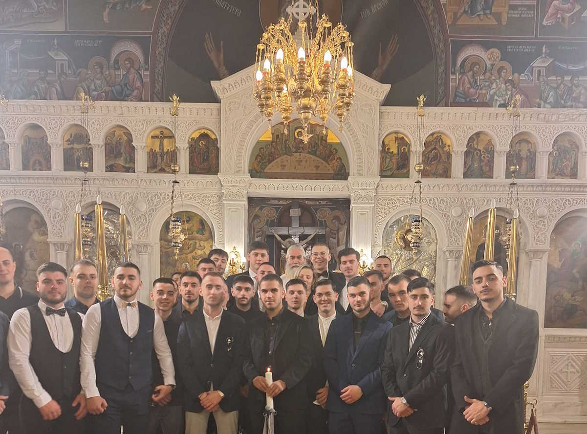 Ναύπλιο: Βάφτιση με 27 νονούς στον ιερό ναό της Ευαγγελίστριας
