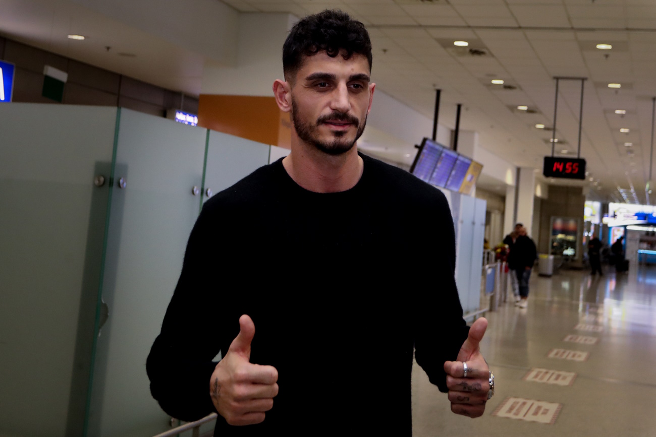 ΑΦΙΞΗ ΤΟΥ ΣΑΜΕΤ ΑΚΑΙΝΤΙΝ ΣΤΗΝ ΑΘΗΝΑ ΓΙΑ ΤΗΝ ΟΜΑΔΑ ΤΟΥ ΠΑΝΑΘΗΝΑΙΚΟΥ (ΘΑΝΑΣΗΣ ΔΗΜΟΠΟΥΛΟΣ