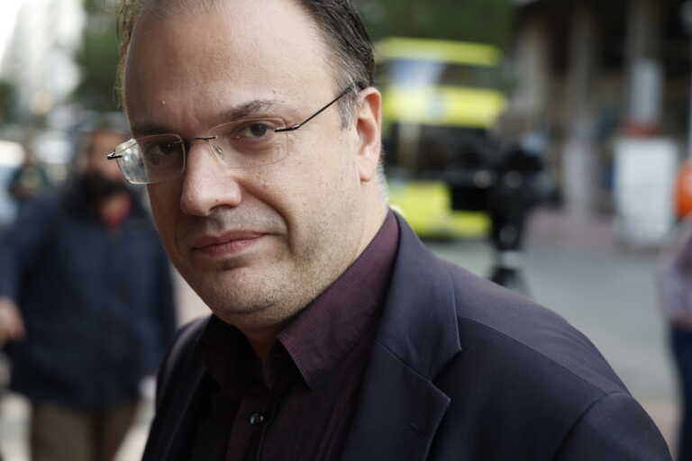 Θεοχαρόπουλος: «Δεν είναι μια αντιπαραθετική κίνηση» η πρόταση να ενταχθεί ο ΣΥΡΙΖΑ στους σοσιαλιστές της Ευρωβουλής