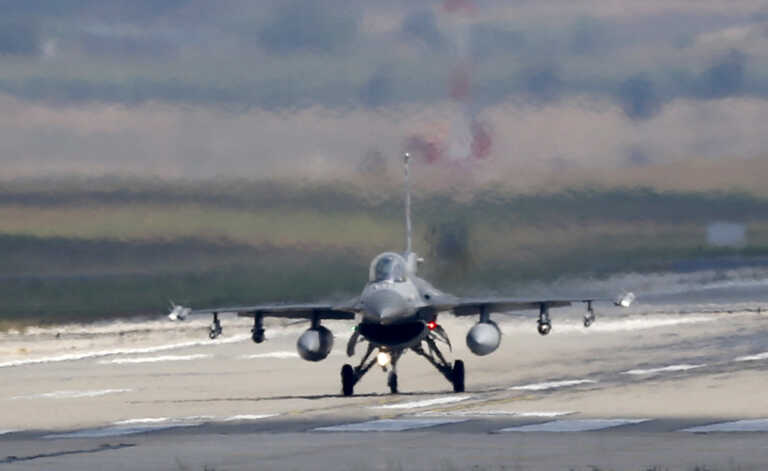 Ο Αμερικανός πρεσβευτής στην Άγκυρα «βλέπει» πώληση F-16 στην Τουρκία μόλις επικυρωθεί η υποψηφιότητα της Σουηδίας για το ΝΑΤΟ