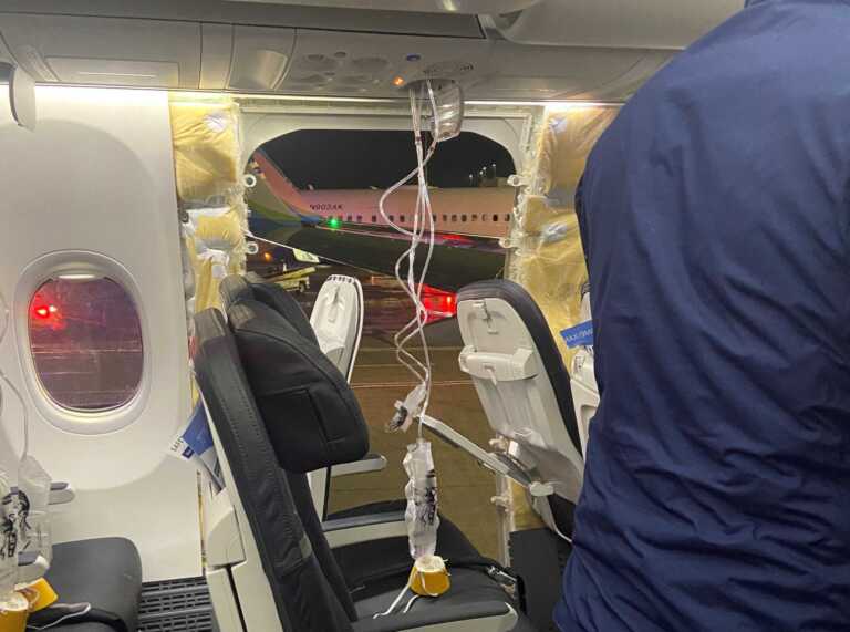 Καθηλώνονται τα Boeing 737 MAX 9 για ελέγχους ασφαλείας μετά το ατύχημα της Alaska Airlines