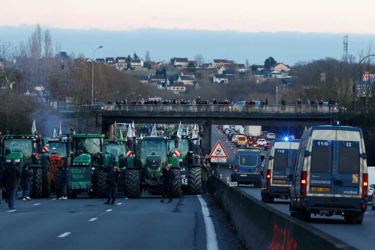 Εκατοντάδες τρακτέρ με αγρότες θα παραλύσουν τις Βρυξέλλες στην Σύνοδο Κορυφής της ΕΕ