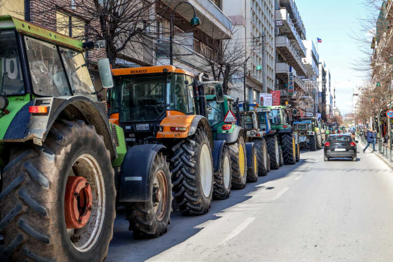 Ζεσταίνουν τις μηχανές οι αγρότες ενόψει της Agrotica - Θα κατέβουν με 300 τρακτέρ