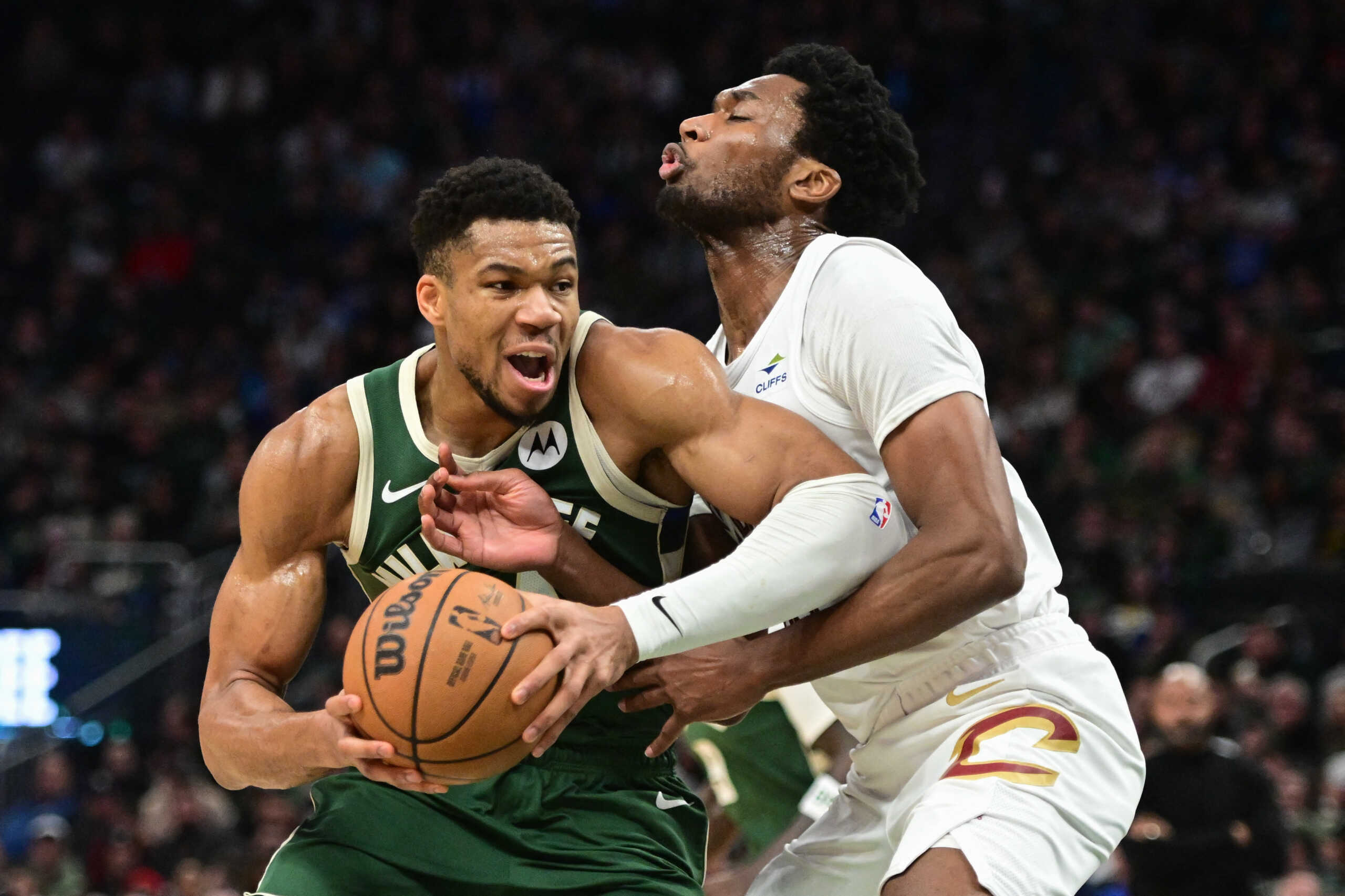 Cavaliers 100-112: Giannis Antetokounmpo is hopelessly alone