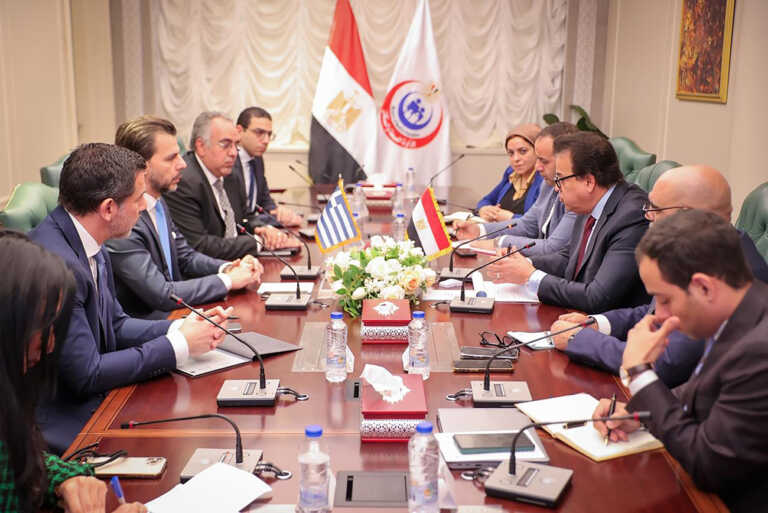 Συνάντηση Βασίλη Αποστολόπουλου με τον Πρωθυπουργό της Αιγύπτου, Μουσταφά Μαντμπουλί στο Κάϊρο