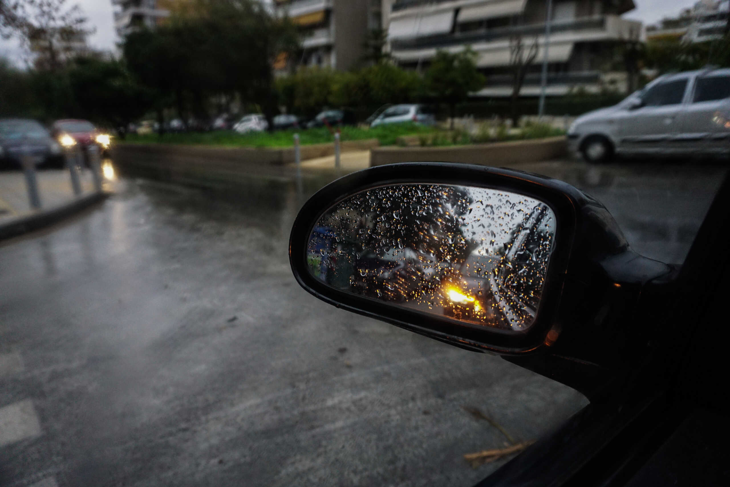 Θεσσαλονίκη: Δύο συλλήψεις για κλοπές σε παρκαρισμένα αυτοκίνητα – Ταυτοποιήθηκαν και δύο συνεργοί τους