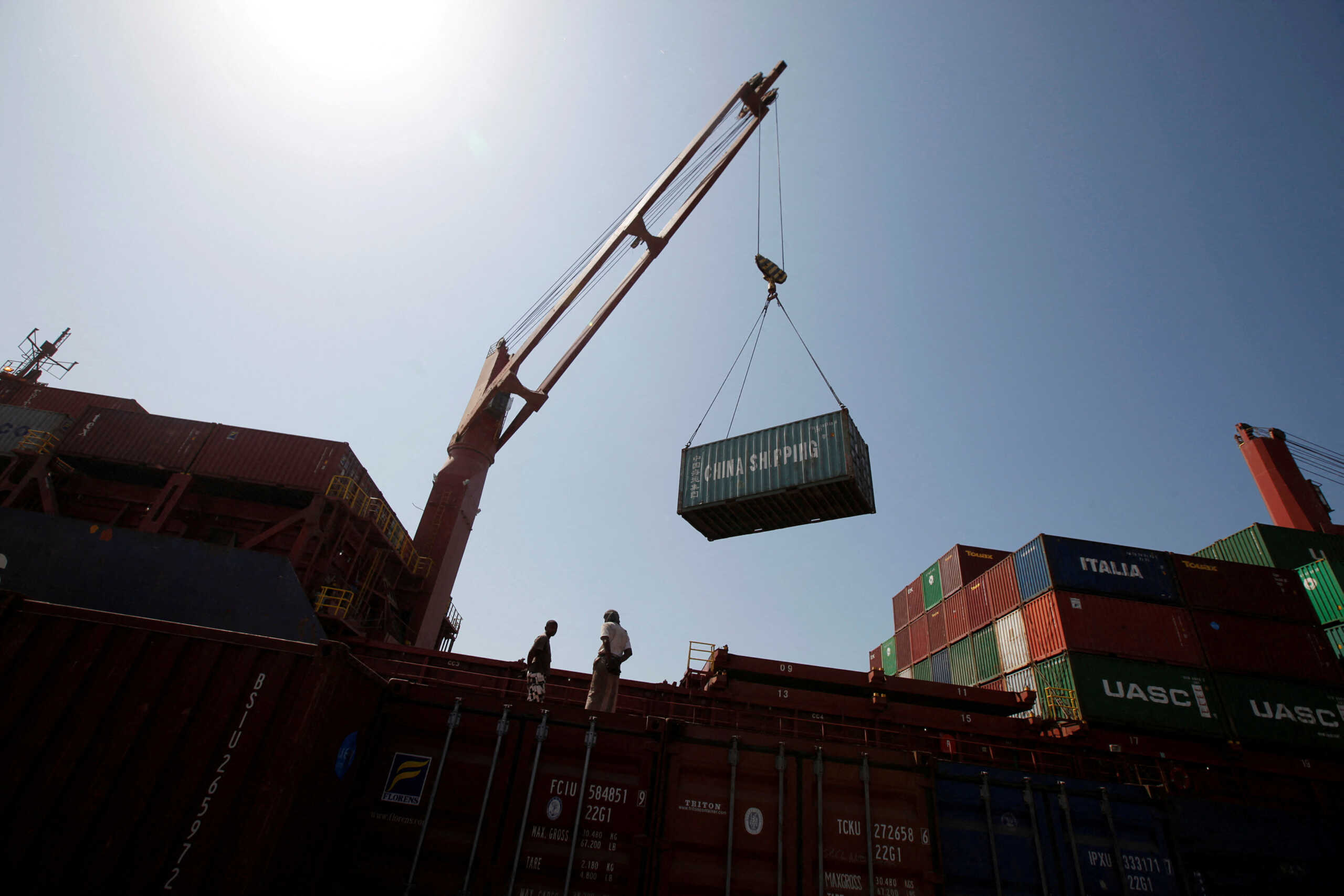 Ερυθρά Θάλασσα: Μειώθηκε το παγκόσμιο εμπόριο κατά 1,3% λόγω των επιθέσεων των Χούθι