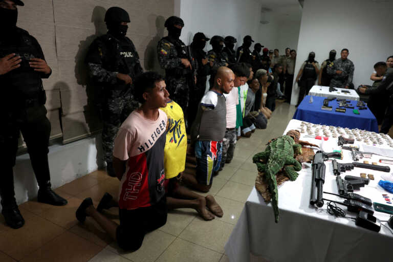 Ισημερινός: Απελευθερώθηκαν οι 136 σωφρονιστικοί υπάλληλοι που ήταν όμηροι κρατουμένων σε φυλακές