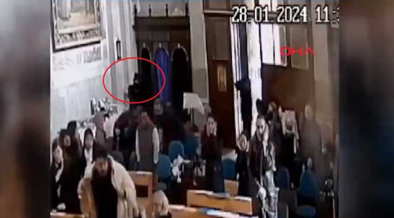 Η στιγμή των πυροβολισμών μέσα σε καθολική εκκλησία στην Κωνσταντινούπολη! Βίντεο ντοκουμέντο
