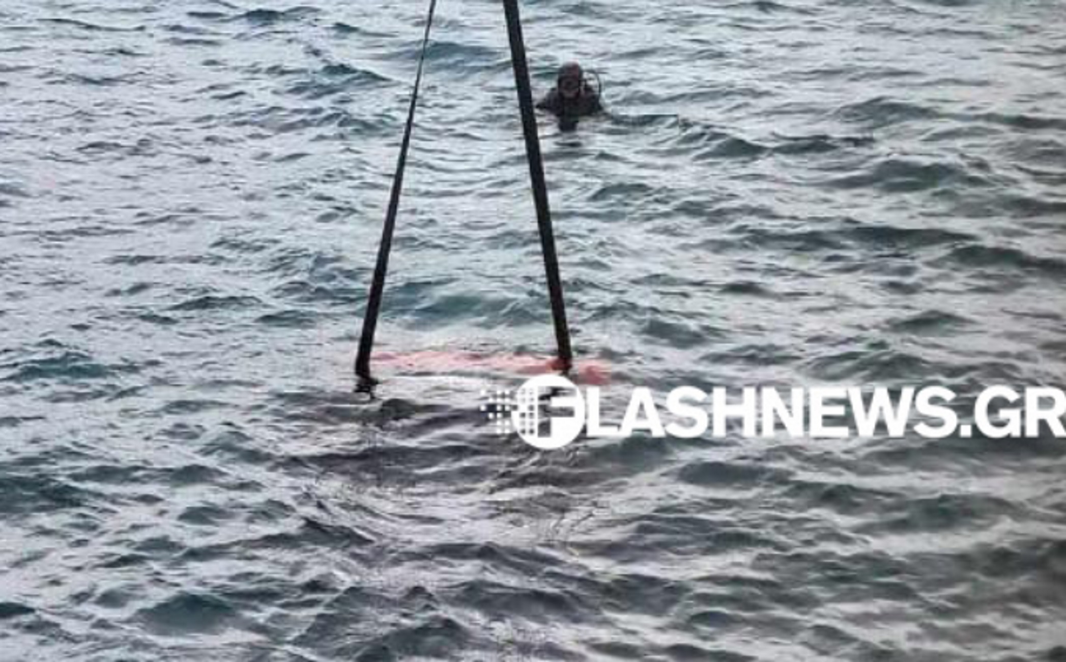 Χανιά: Πτώση αυτοκινήτου στη θάλασσα του Ενετικού λιμανιού – Δείτε εικόνες