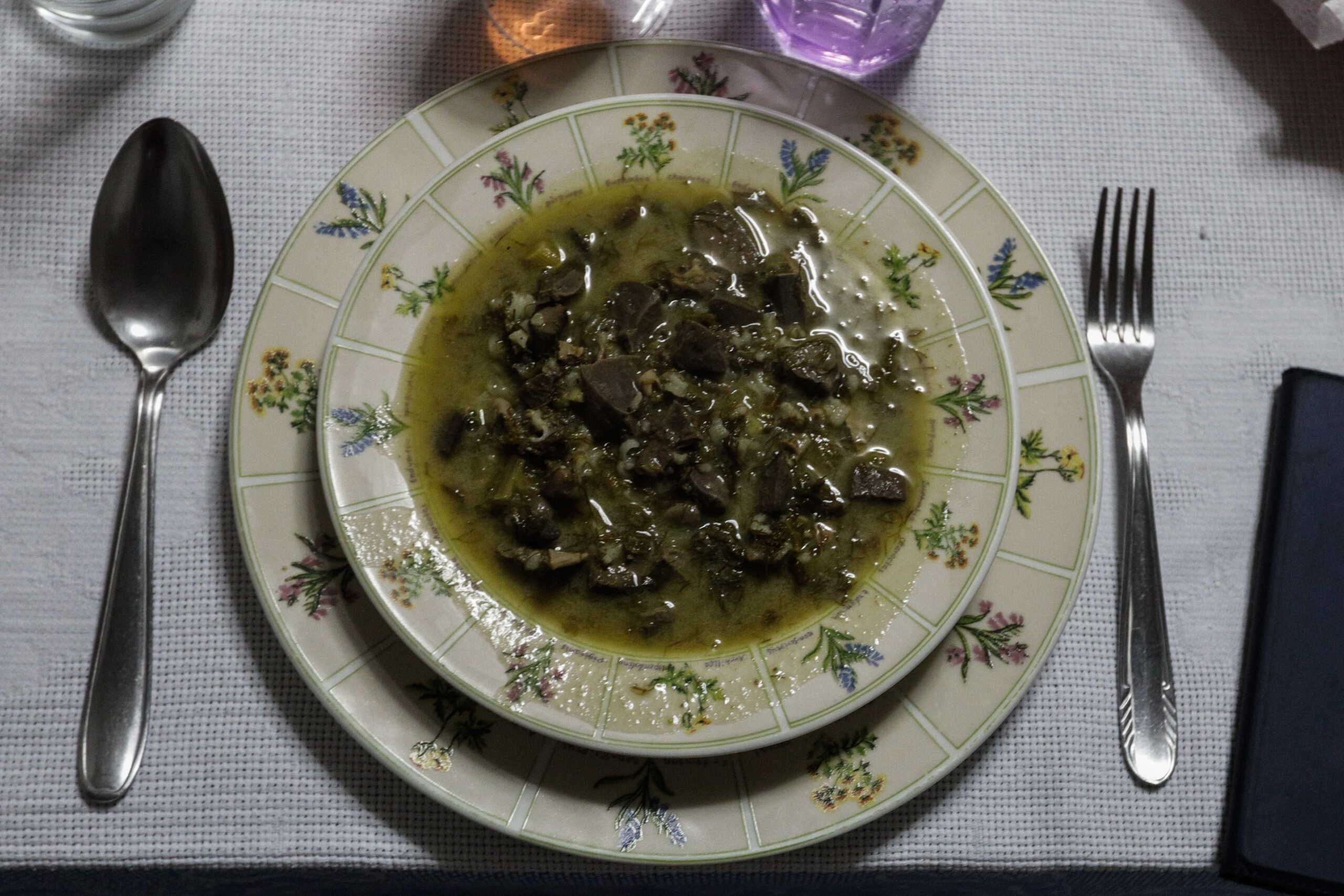 Γρεβενά: Διαρρήκτες μαγείρεψαν και έφαγαν σε καφενείο στο χωριό Σμίξη