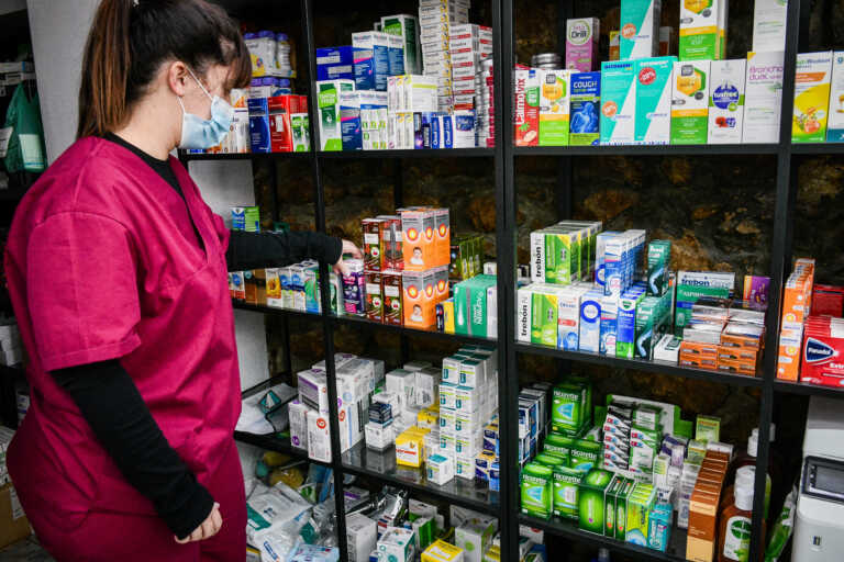 Νέα μέτρα για τις ελλείψεις φαρμάκων: Τι συμβαίνει με τα γενόσημα και η άρση απαγόρευσης εξαγωγών