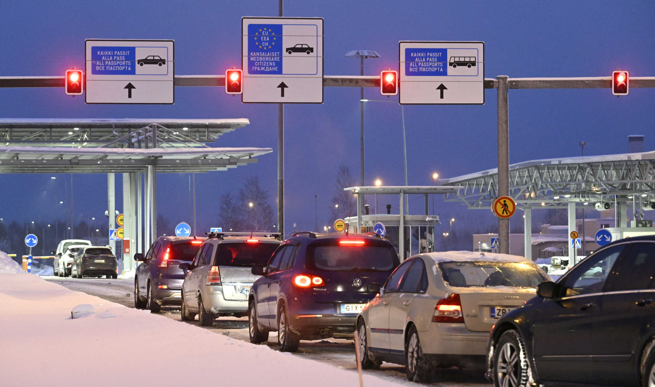 A view of vehicles stuck in traffic towards Russia at the re-opened Vaalimaa border checkpoint between Finland and Russia, in Virolahti, Finland December 14, 2023. Lehtikuva
