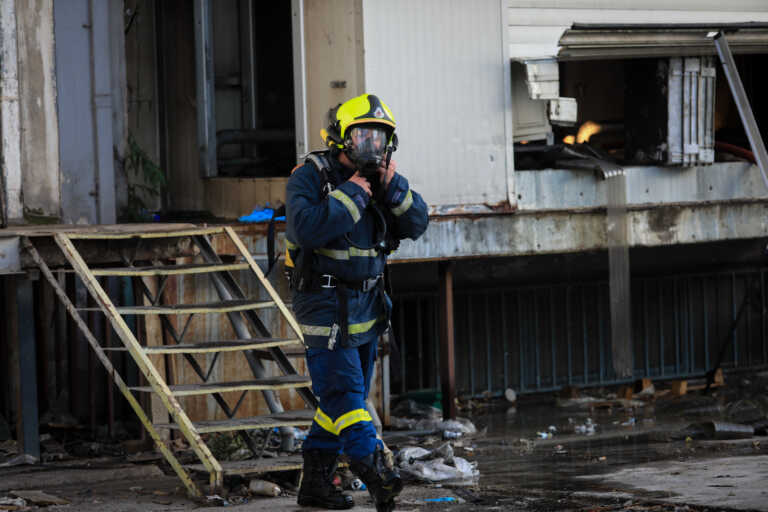 Πανικός στις Σέρρες από φωτιά σε αποθήκη με 120 φιάλες υγραερίου - Ο απολογισμός της καταστροφής