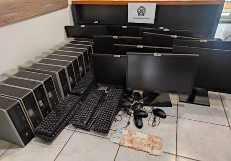 Έξι συλλήψεις για «φρουτάκια» στη Δράμα - Κατασχέθηκαν 13 υπολογιστές