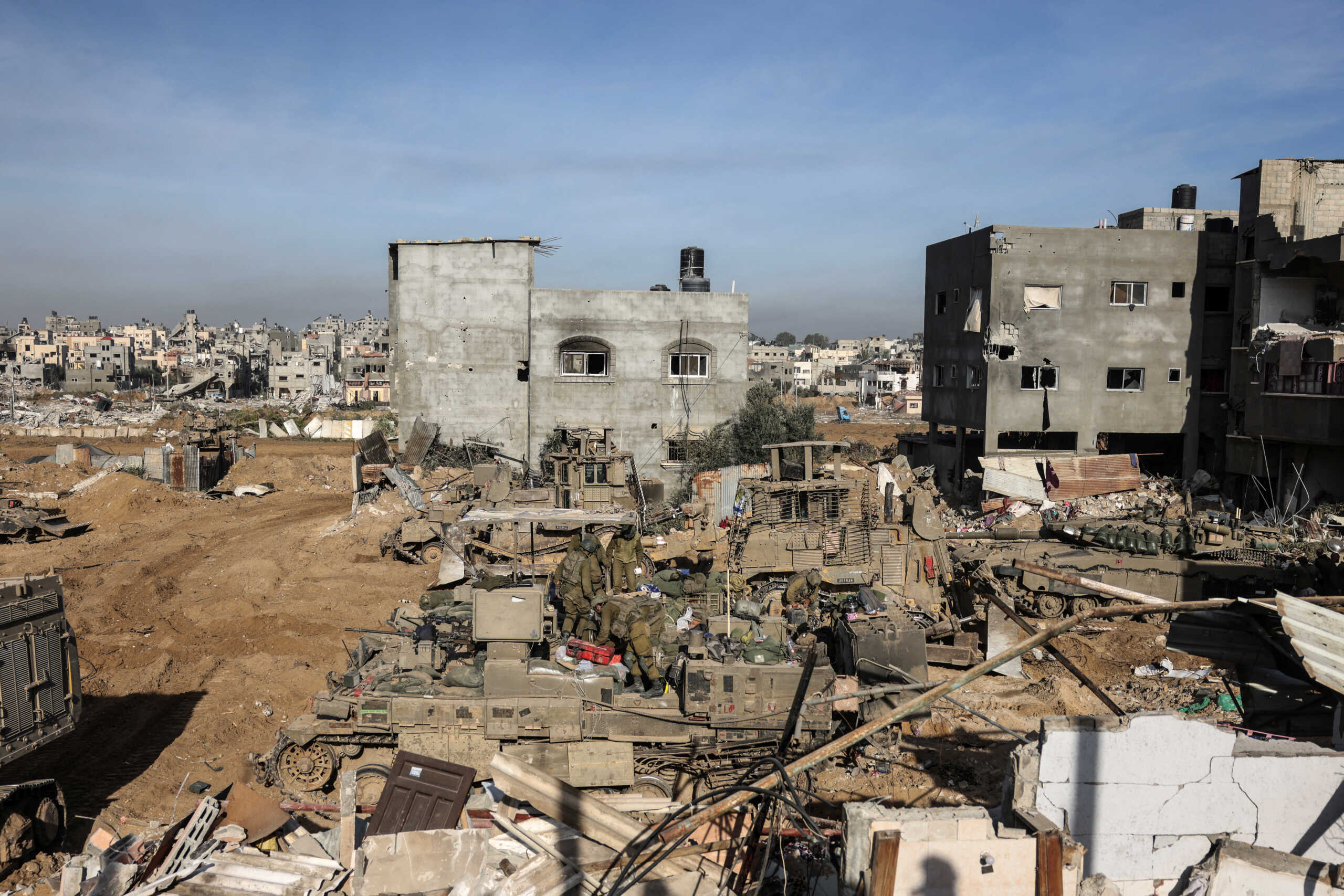 Λωρίδα της Γάζας: Στους 23.210 οι νεκροί – Συζητήσεις Μπλίνκεν με Νετανιάχου για τα επόμενα βήματα