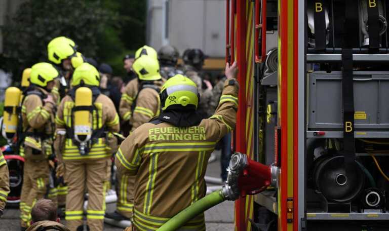 Άγνωστοι έβαλαν φωτιά σε αυτοκίνητο της ελληνικής Πρεσβείας στο Βερολίνο