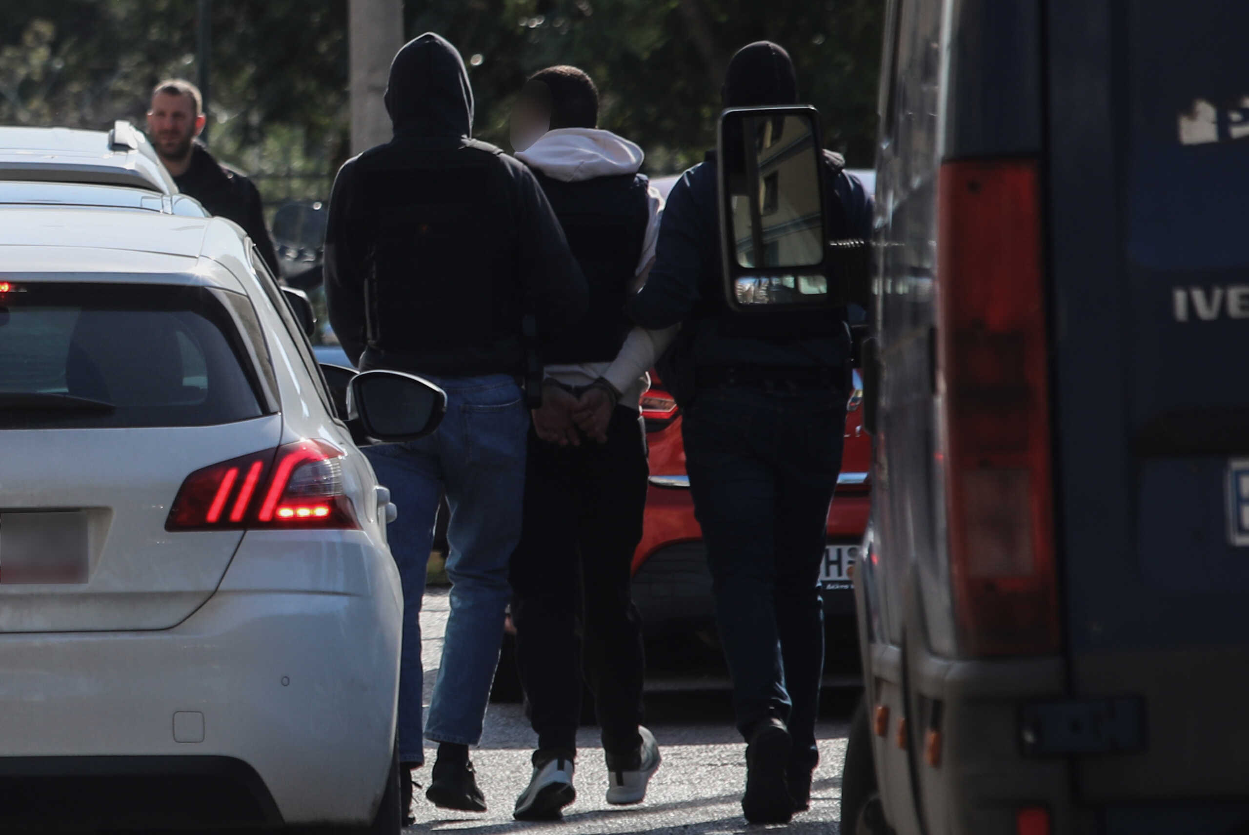 Απολογία στον εισαγγελέα των δύο συλληφθέντων από την Ελληνική Αστυνομία για τις δολοφονίες των Βασίλη Ρουμπέτη και Γιάννη Σκαφτούρου, Πέμπτη 18 Ιανουαρίου 2024. 
(ΓΙΑΝΝΗΣ ΠΑΝΑΓΟΠΟΥΛΟΣ