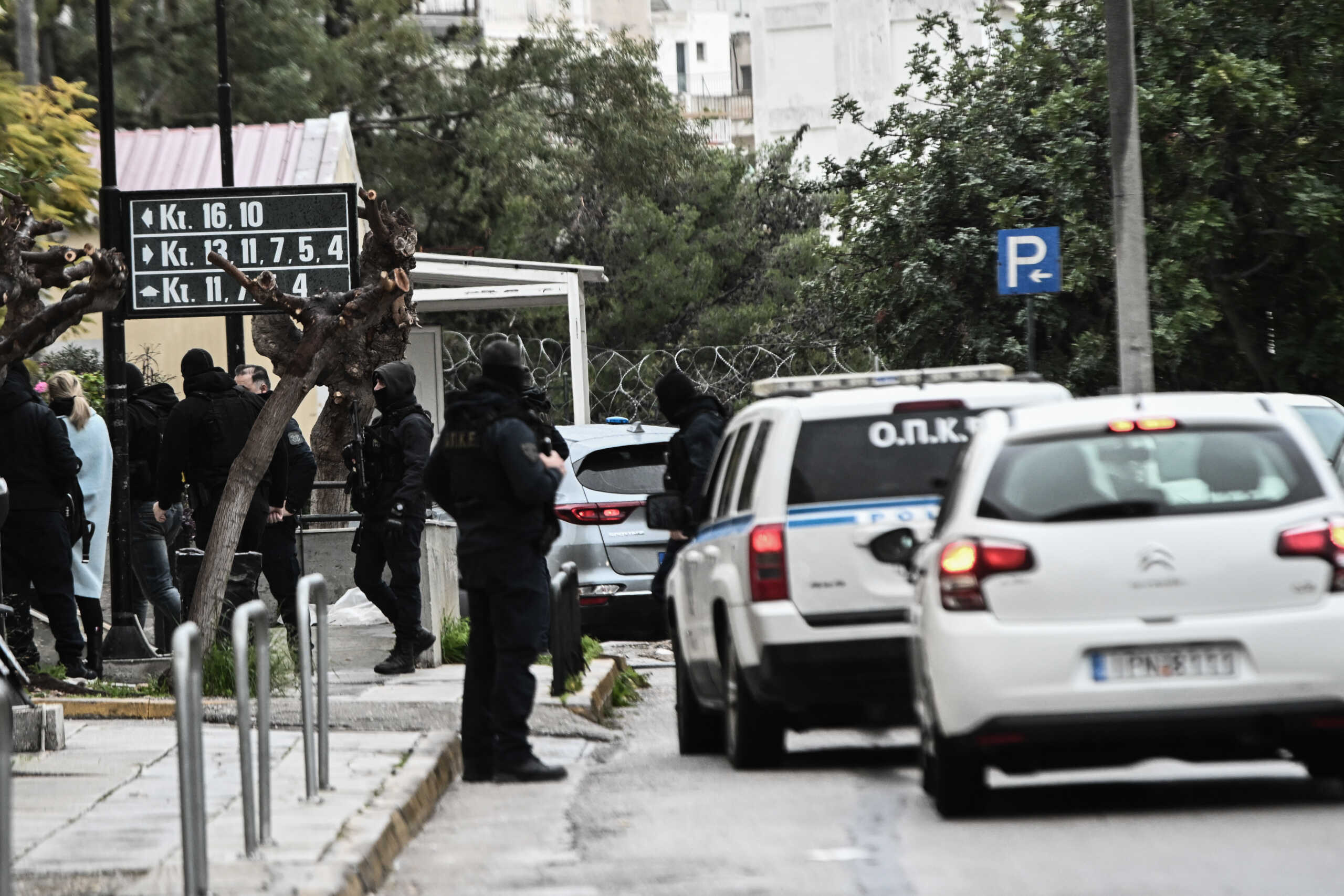 Απολογία στον ανακριτή των δύο συλληφθέντων από την Ελληνική Αστυνομία για τις δολοφονίες των Βασίλη Ρουμπέτη και Γιάννη Σκαφτούρου, Δευτέρα 22 Ιανουαρίου 2024.  
(ΚΩΣΤΑΣ ΤΖΟΥΜΑΣ
