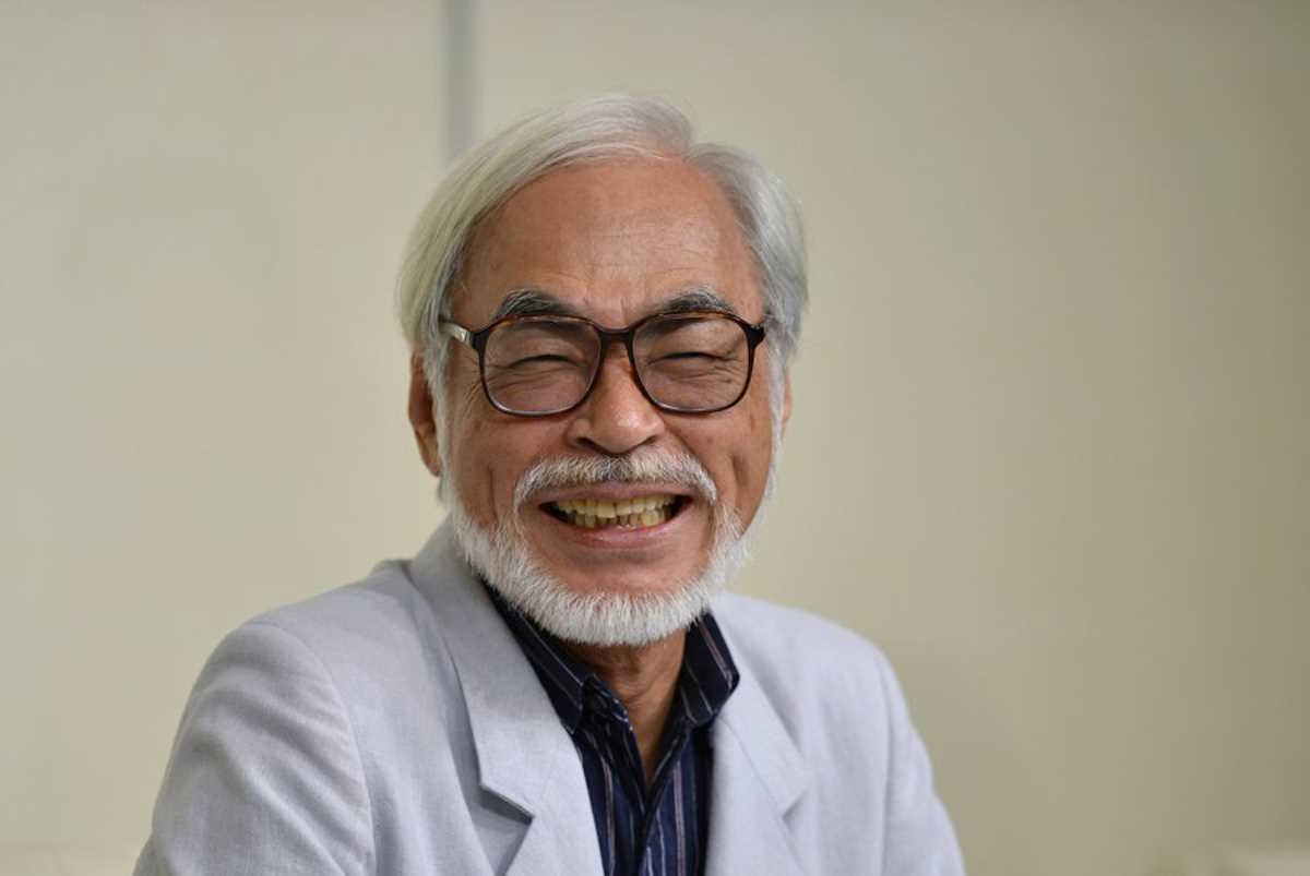 epa03853464 Japanese film director and animator Hayao Miyazaki smiles during a press conference in Tokyo, Japan, 06 September 2013. Oscar-winning Miyazaki said he will retire from making feature-length film.  EPA