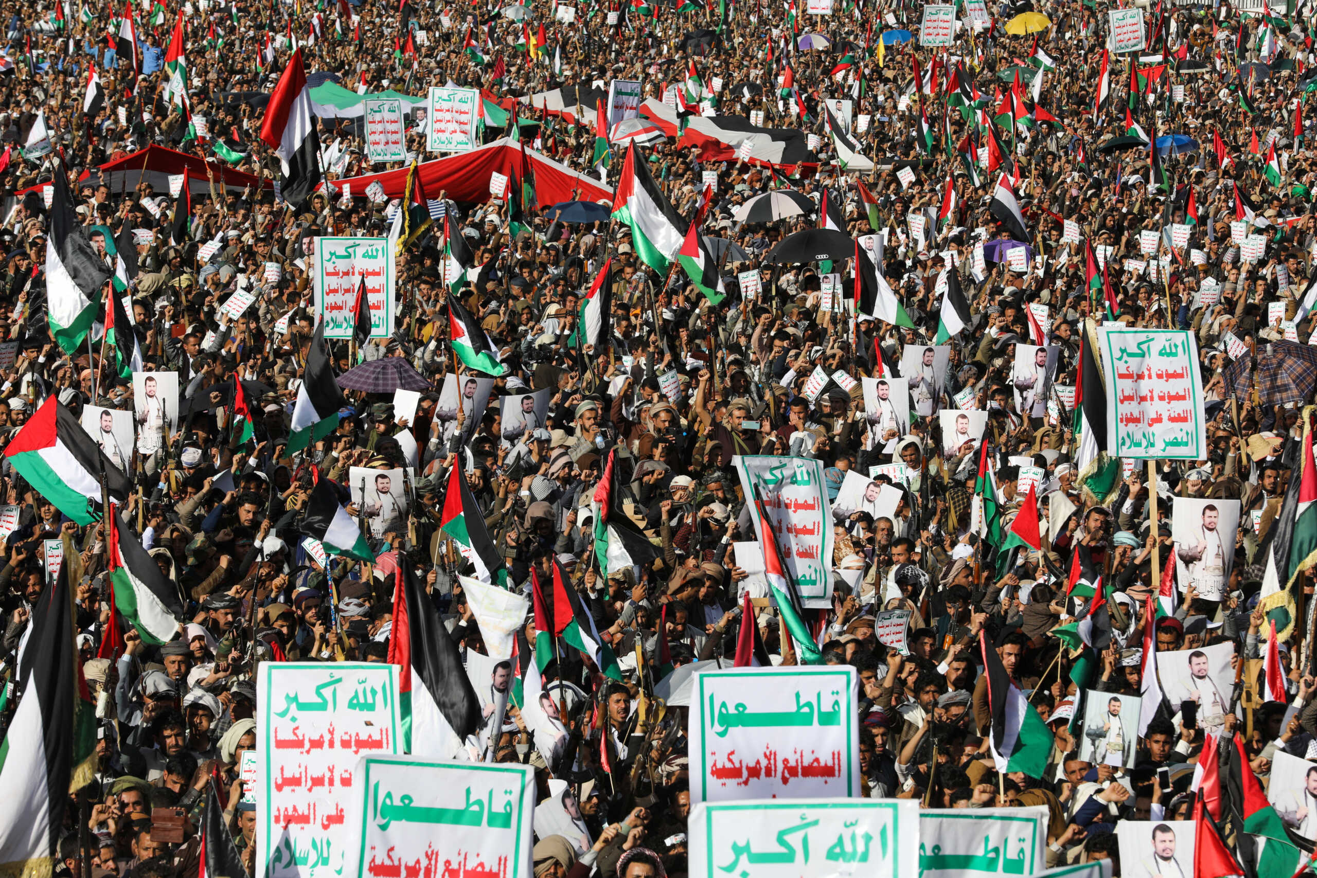 Supporters of the Houthi movement rally to denounce air strikes launched by the U.S. and Britain on Houthi targets, in Sanaa, Yemen January 12, 2024. REUTERS