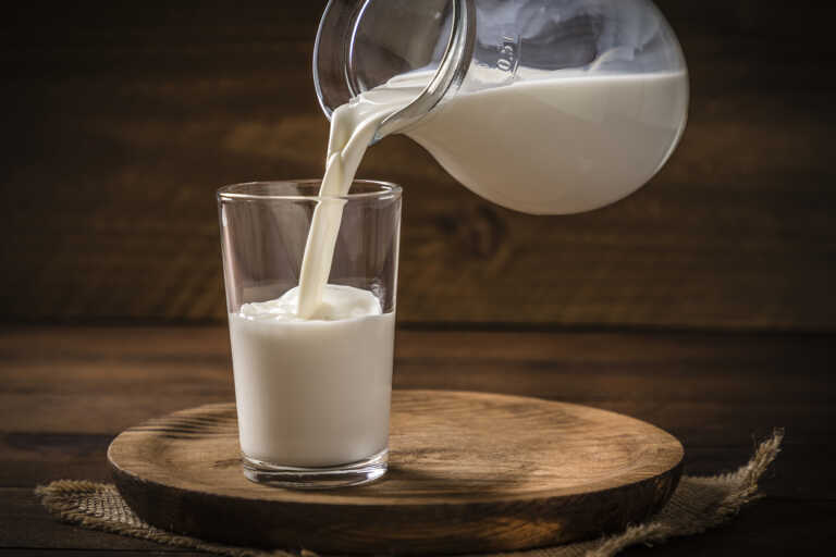 Ακρίβεια: «Φρέναρε» η αύξηση των τιμών στα σουπερμάρκετ σε γάλατα και τυριά