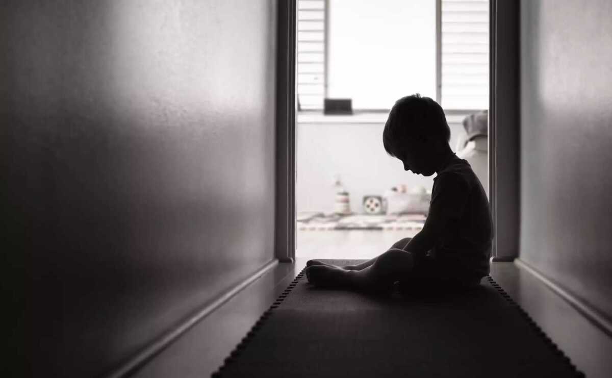Βρετανία: «Θα μπορούσε να σωθεί αν έφτανε να ανοίξει το ψυγείο», λέει η μητέρα του 2χρονου αγοριού