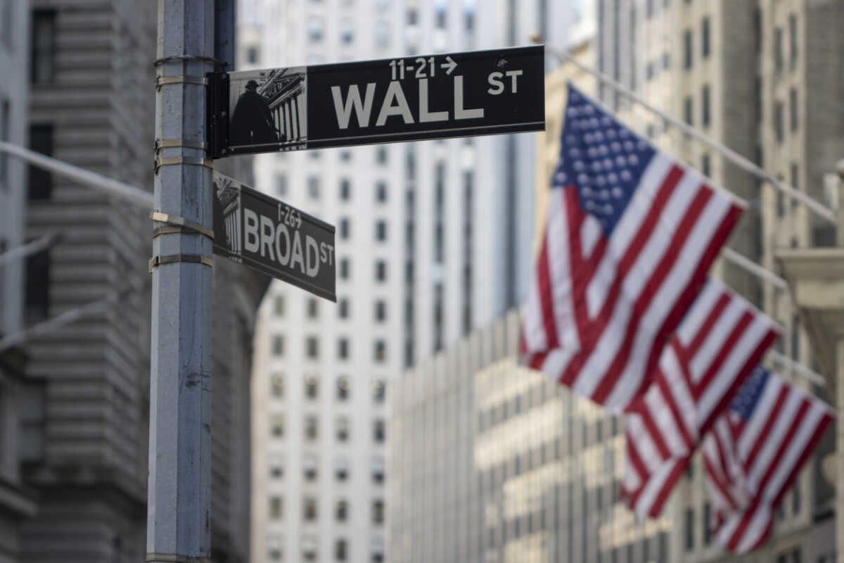 Σε θετικό έδαφος έκλεισαν οι χρηματιστηριακοί δείκτες στη Wall Street – Ενδοσυνεδριακό ιστορικό υψηλό για τον Nasdaq 