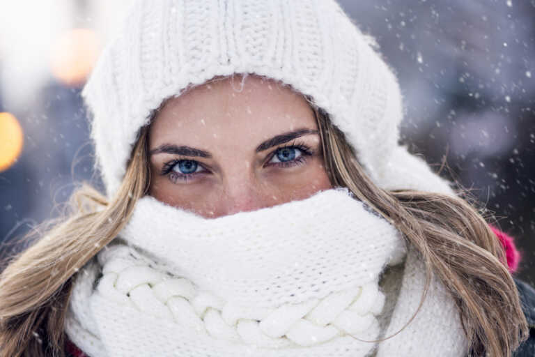 Πώς το κρύο και ο χειμώνας επηρεάζουν τα μάτια