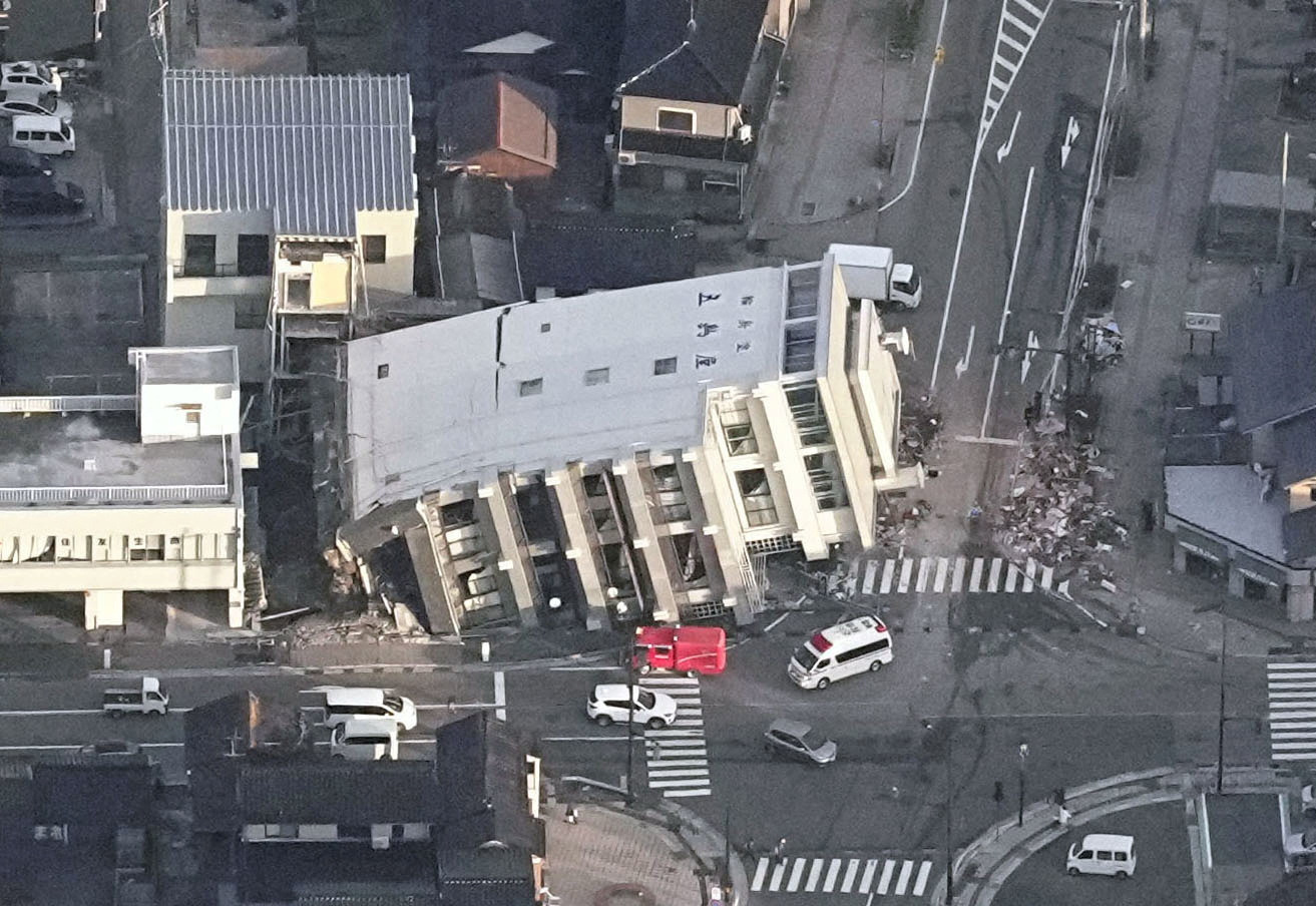 Ιαπωνία: Ξεπέρασαν τους 200 οι νεκροί από το σεισμό των 7,6 Ρίχτερ