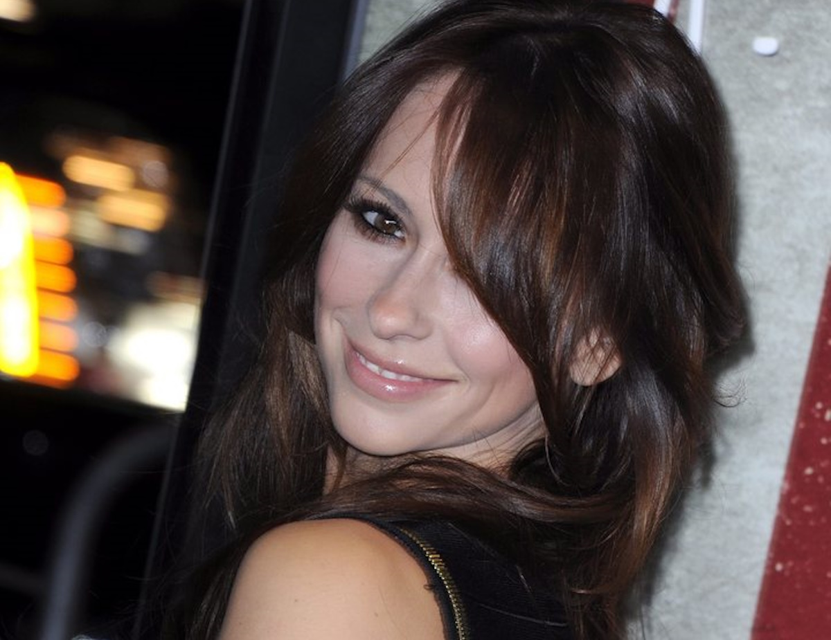 epa02991868 US actress Jennifer Love Hewitt arrives for the world premiere of 'J Edgar' in Los Angeles, California, USA 03 November 2011. 'J Edgar' is the Opening Night Gala of AFI Fest 2011.  EPA