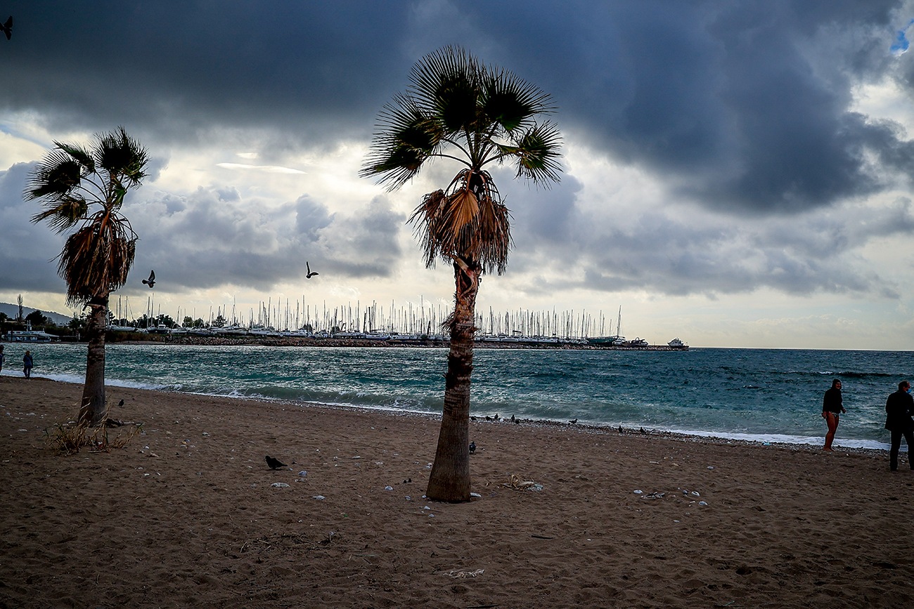 Θεοφάνεια. Αγιασμός των υδάτων στη παραλία του Φλοίσβου. Σάββατο 6 Ιανουαρίου 2024  (ΓΙΩΡΓΟΣ ΚΟΝΤΑΡΙΝΗΣ