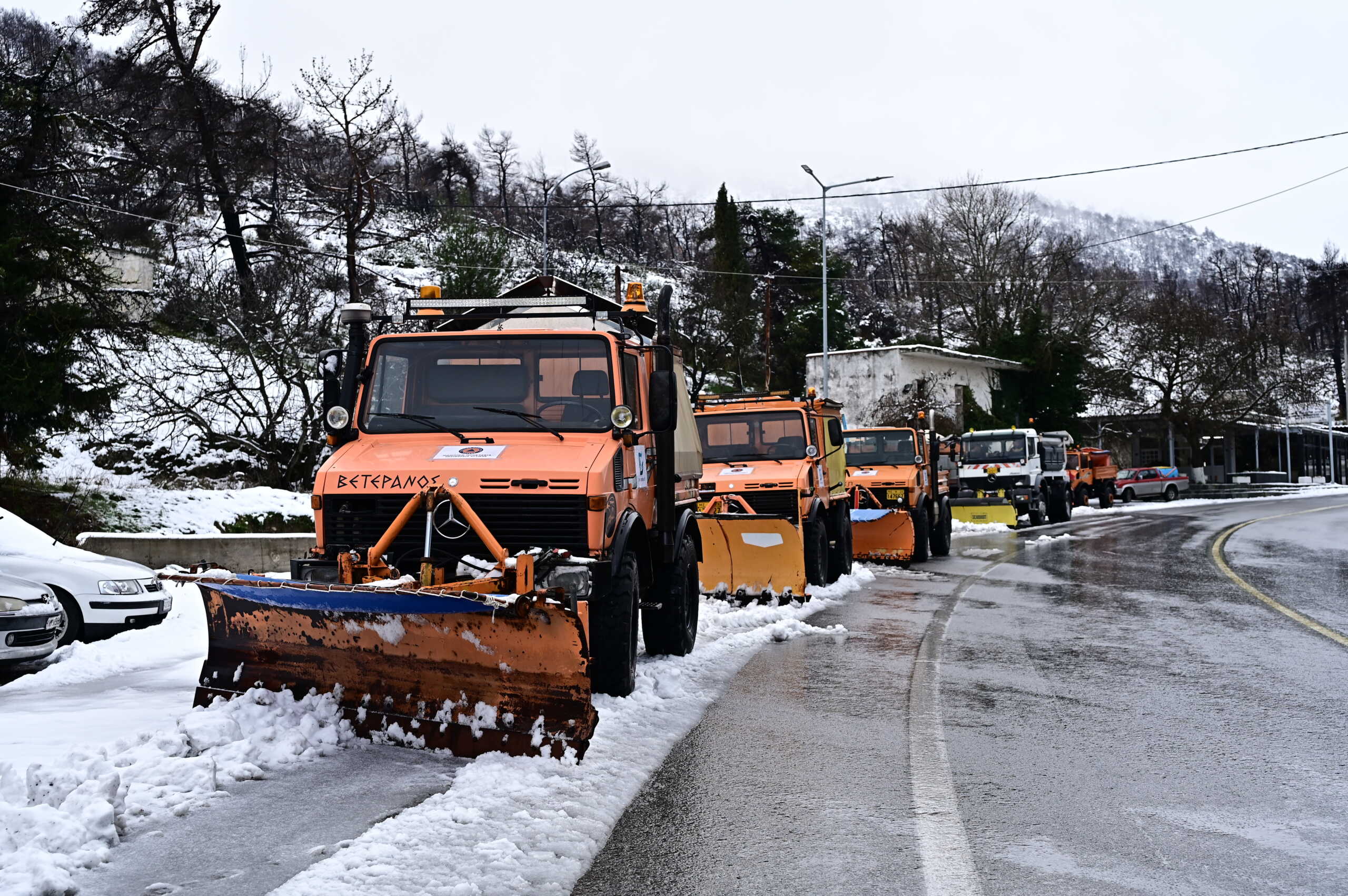 Κακοκαιρία Avgi: Κλειστά σχολεία, απαγόρευση κυκλοφορίας και σαρωτικοί έλεγχοι για αλυσίδες