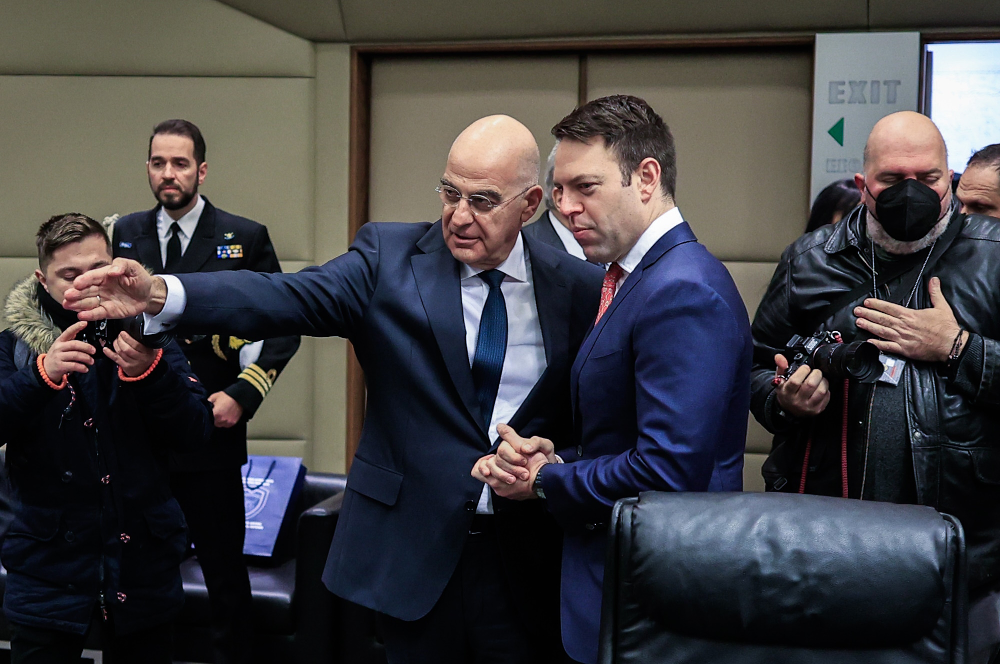 Συνάντηση του προέδρου του ΣΥΡΙΖΑ - Προοδευτική Συμμαχία Στέφανου Κασσελάκη με τον υπουργό Εθνικής Άμυνας Νίκο Δένδια, στο υπουργείο Εθνικής Άμυνας, Δευτέρα 29 Ιανουαρίου 2024. 
(ΓΙΩΡΓΟΣ ΚΟΝΤΑΡΙΝΗΣ