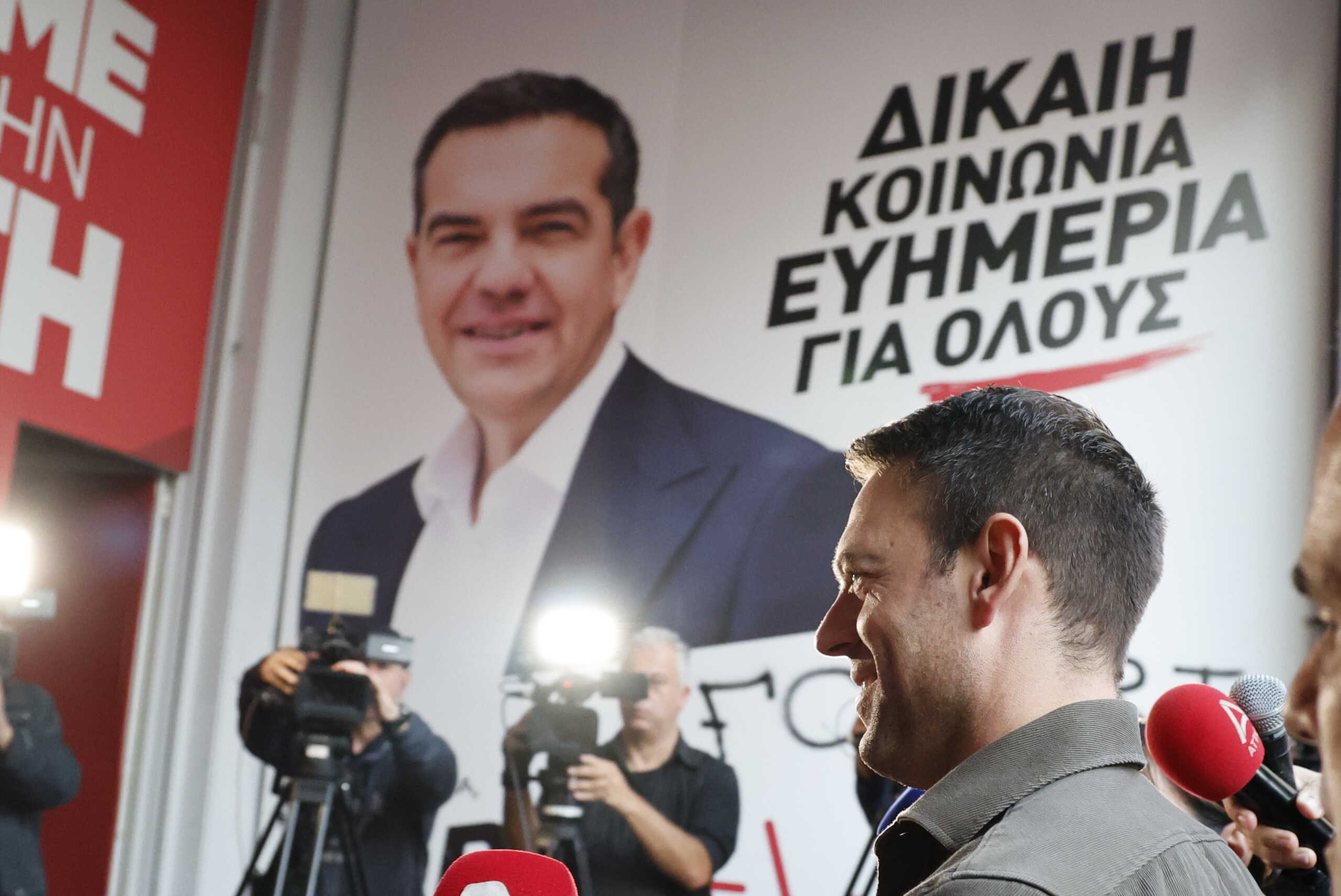Συνεδρίαση της Πολιτικής Γραμματείας του ΣΥΡΙΖΑ - Προοδευτική Συμμαχία, Πέμπτη 23 Νοεμβρίου 2023. Στο επίκεντρο της συνεδρίασης ο προγραμματισμός του κόμματος και της Κ.Ο. για την επόμενη περίοδο, καθώς επίσης και η πρόταση του προέδρου του κόμματος Στέφανου Κασσελάκη, για τη συγκρότηση άτυπου πολιτικού κέντρου. 
(ΓΙΩΡΓΟΣ ΚΟΝΤΑΡΙΝΗΣ